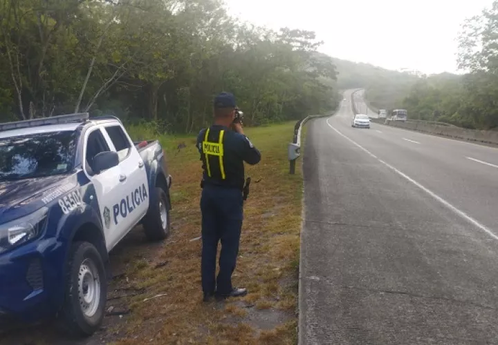 El tranque generado en Guabalá, Chiriquí, donde hay un puesto de control, fue muy criticado por conductores. Foto: Cortesía Policía