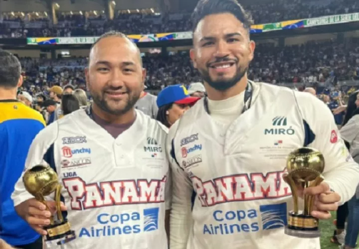 El manager panameño José Mayorga y el receptor Iván Herrera, fueron elegidos al  Equipo Todos Estrellas. Foto: Confederación del Caribe 