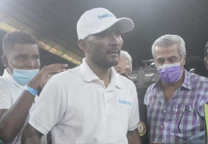 Anselmo 'Chemito' Moreno con el título pluma  Fedelatín de la AMB. Foto: Víctor Arosemena