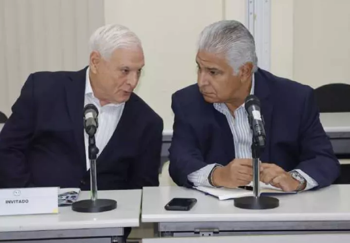 Ricardo Martinelli junto a José Raúl Mulino, durante su comparecencia en el Pacto de Estado por la Justicia. Víctor Arosemena