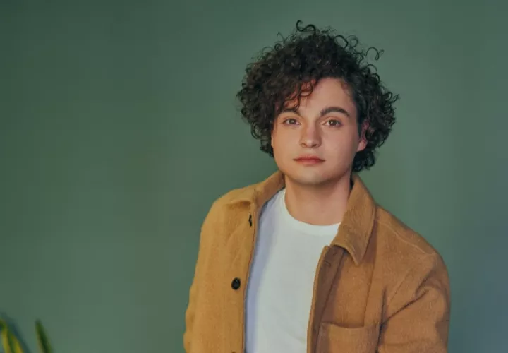 Max Burkholder interpreta a John Bennett. Foto: Cortesía