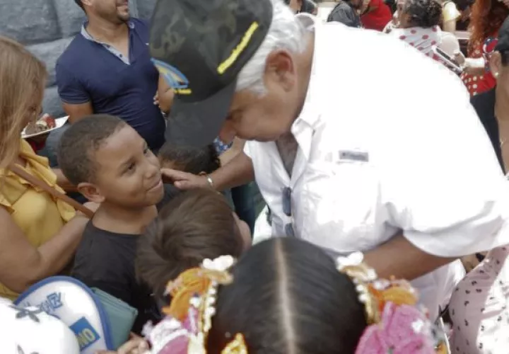 José Raúl Mulino participó en una feria familiar, este sábado en Anclas Mall, en La Chorrera. Foto: Cortesía