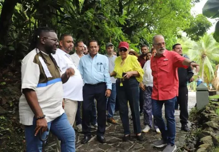 Correa y Fábrega intercambiaron opiniones sobre este importante sector del centro turístico. Foto: Cortesía