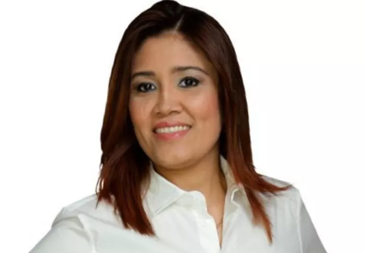 Azihra Valdés.