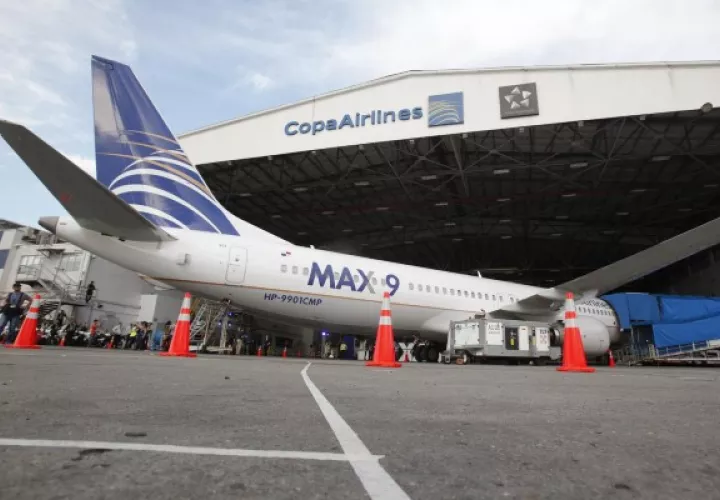 Operación de Copa Airlines en la T2. Foto: EFE.