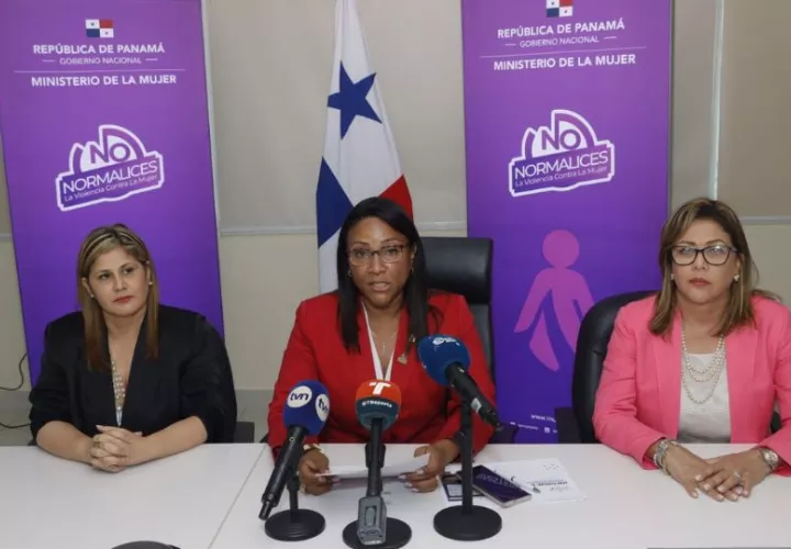 El Ministerio de la Mujer ofreció una conferencia de prensa. Foto: Víctor Arosemena