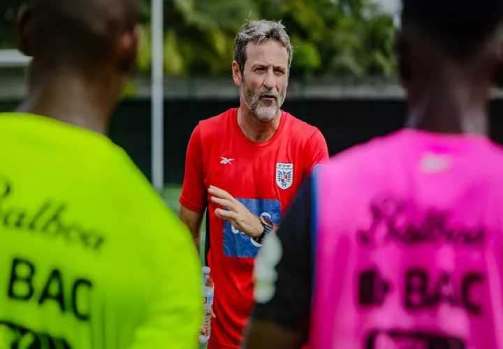 Thomas Christiansen, en los entrenamientos de la Sub-23. Foto: Fepafut