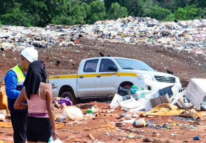 Funcionarios del Mitradel procedieron a hacer una inspección en el lugar. Foto: Thays Domínguez