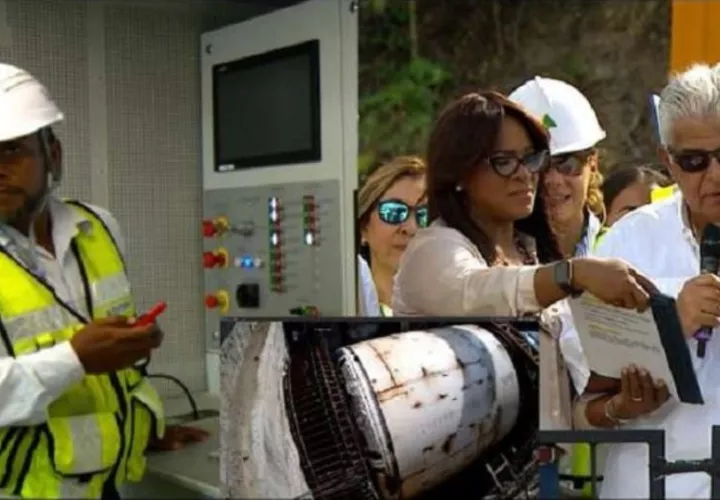 Los trabajos de la excavación del túnel de 4.5 kilómetros cruzando por debajo del cauce de navegación del Canal de Panamá.