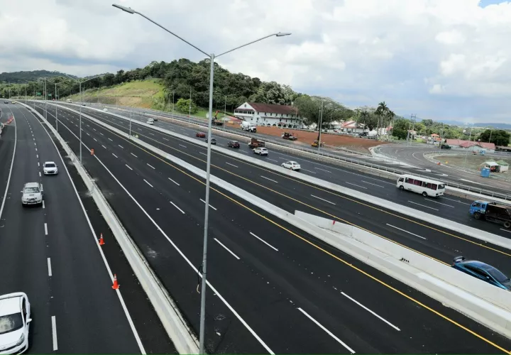 El tranque vehicular en la vía de los ocho carriles ha sido un caos en los últimos días.