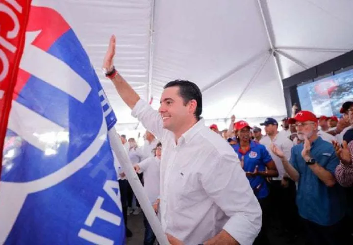 José Gabriel Carrizo en campaña. Foto: Archivo