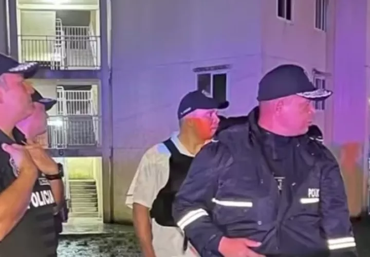 La unidad policial de 21 años se encuentra estable.