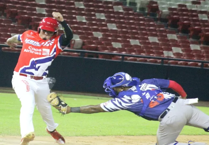 Águilas se enfrentan a Nacionales en Probeis. Foto: Probeis
