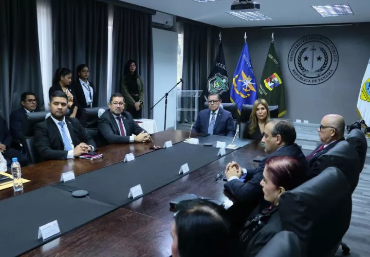 El Ministerio de Seguridad y la Zona Libre de Colón firmaron un acuerdo de cooperación. Foto: Cortesía