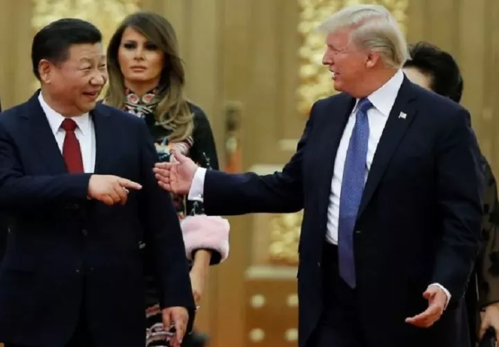Donald Trump junto al mandatario de China, Xi Jinping. Foto: EFE