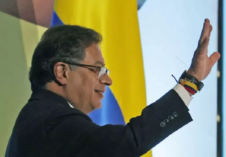 El presidente colombiano, se negó a recibir dos vuelos de colombianos deportados de los Estados Unidos. Foto: EFE