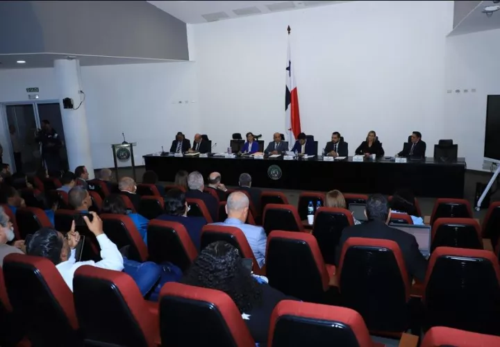 Discusión del proyecto continúa en la Comisión de Salud de la Asamblea Nacional. Foto: Cortesía