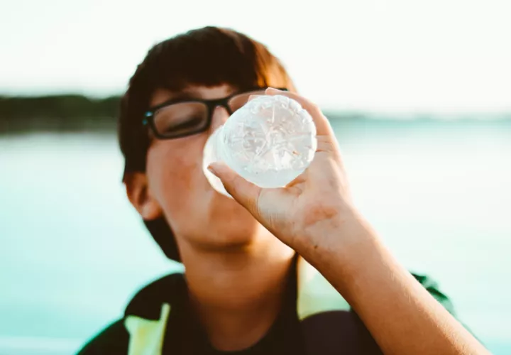 Priorizar el consumo de agua natural mineralizada. Foto: Ilustrativa / Pixabay