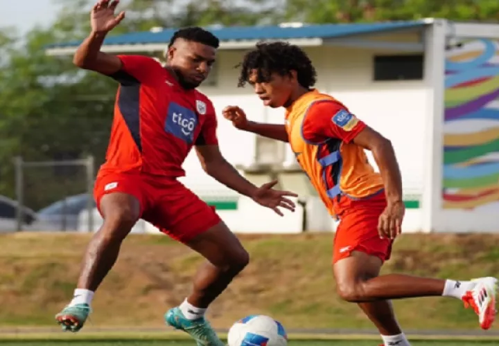 Jugadores de Panamá durante los entrenamientos para enfrentar a Chile. Foto: FPF