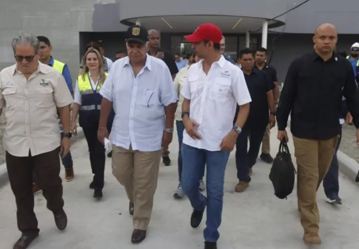 Durante el recorrido por este Centro. Foto: Cortesía