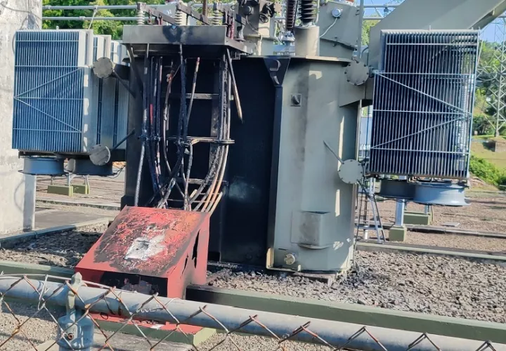 Explosión en la termoeléctrica. Foto: Cortesía