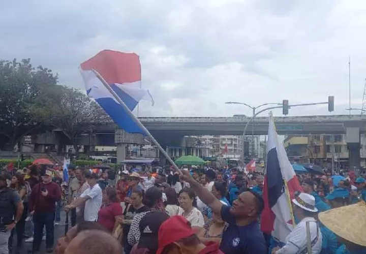 La histórica Plaza 5 de mayo ha sido el punto de concentración de las organizaciones docentes.  Archivo