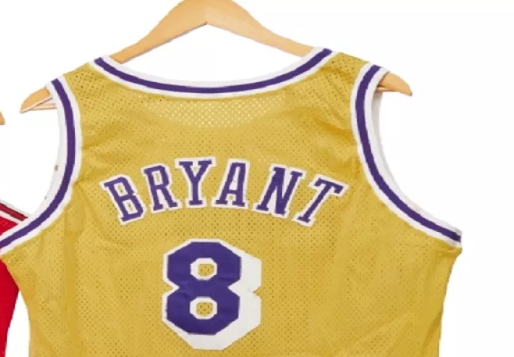 Camiseta de Kobe Bryant con los Lakers. Foto: EFE 