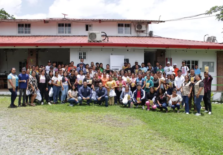 lanzamiento_cobre_emprende_1_easy-resize.com_1.jpg