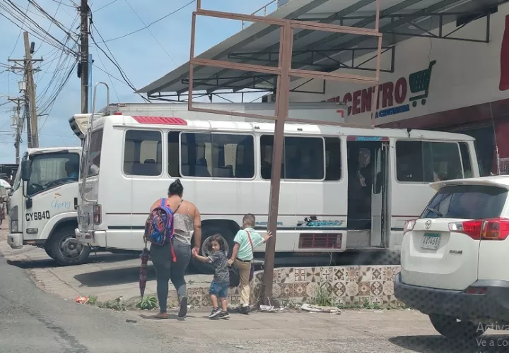 Las tres prestatarias suman aproximadamente 500 microbuses. Foto. Eric Montenegro