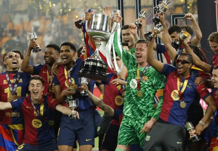 Celebración del FC Barcelona al ganar el título. Foto: EFE 