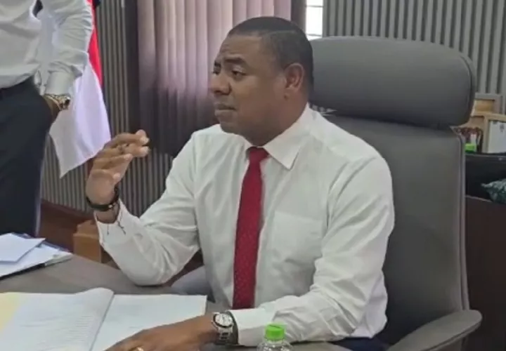 El alcalde de Colón  Diógenes Galván dijo que que mantendrá la medida de suspensión de pagos hasta que los procesos judiciales en curso sean resueltos.Foto. Diómedes Sánchez