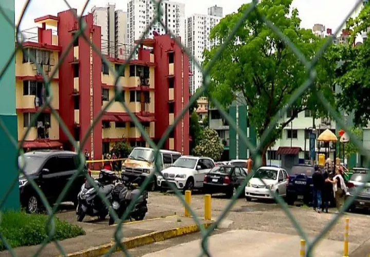 El hecho se registró en el estacionamiento del edificio Napoli, ubicado en Pueblo Nuevo. Foto: Cortesía