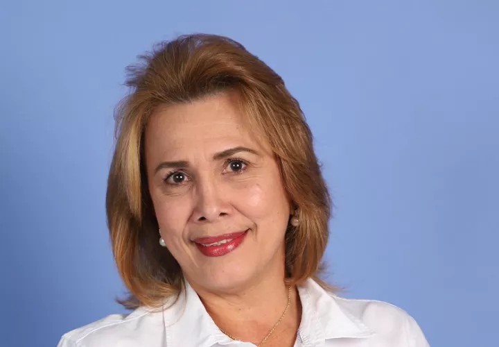 Marcela Edith Madrid Guerra, ocupará la posición número 413 en la planilla 810 con un salario mensual de $3,500.00. Foto. Cortesía. Prsdidencia