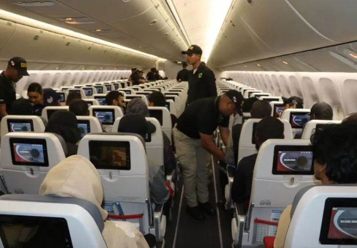 Vuelo de deportaciones y expulsiones. Foto: Cortesía