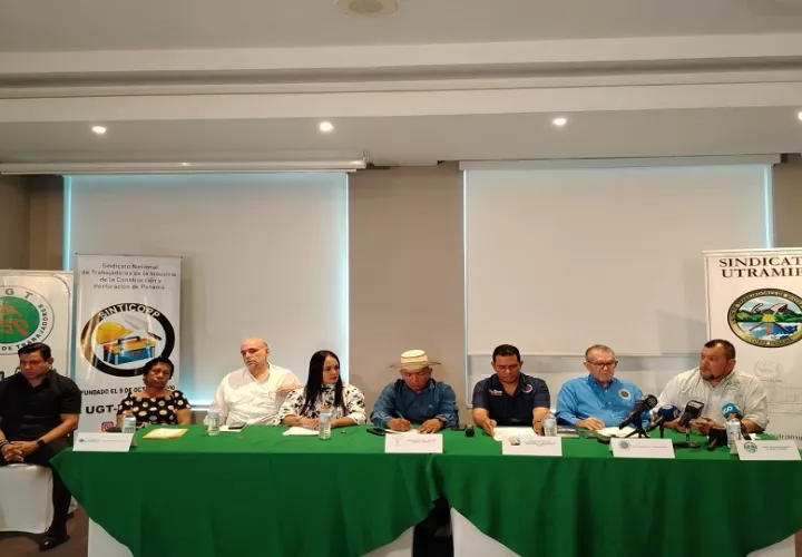  Representantes de extrabajadores de la mina de cobre.  Foto: Cortesía