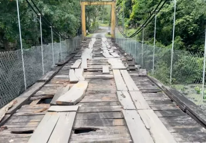 El puente está en mal estado. Foto: Eric Montenegro