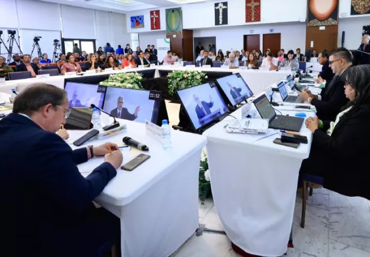 En la Comisión de Reformas Electorales se analizan cambios al financiamiento público y privado.  Foto: Cortesía TE