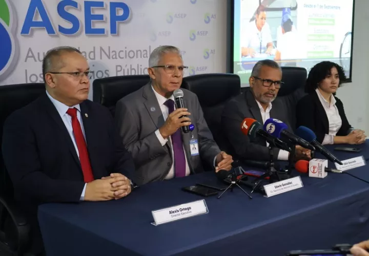 Funcionarios de la Autoridad Nacional de los Servicios Públicos. Foto: Cortesía