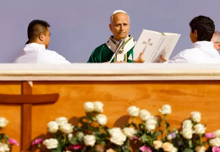 El papa León XIV preside la Santa Misa con motivo del Jubileo de la Juventud, en Tor Vergata en Roma. Foto: EFE
