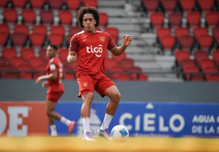 Adalbeto 'Coco' Carrasquilla, durante los entrenamientos. Foto: FPF