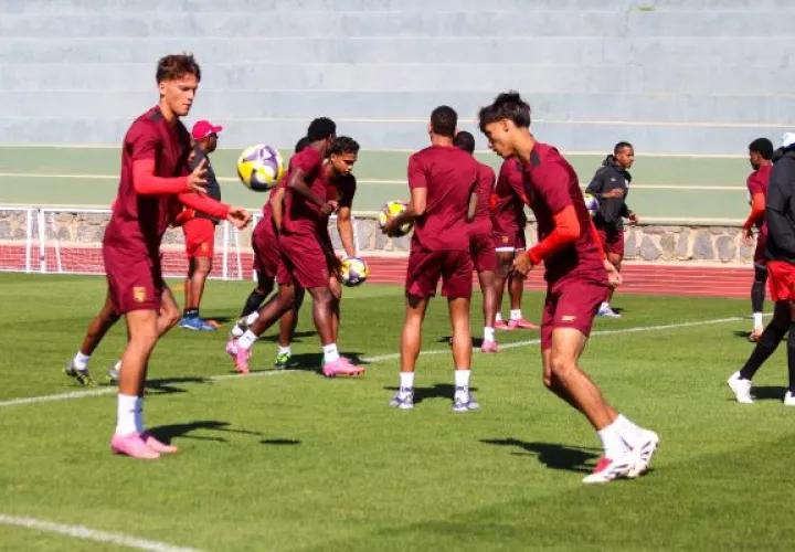 Jugadores de Panamá, durante los entrenamientos previo al partido ante Ucrania. Foto: FPF