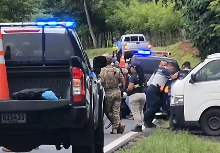 Jesúas Sanjur, en el área conocido como El Cedro, en el distrito de Los Pozos, perdió el control de su bicicleta e impactó contra un objeto fijo, sufriendo un fuerte golpe en la cabeza. Foto. Thays Domínguez