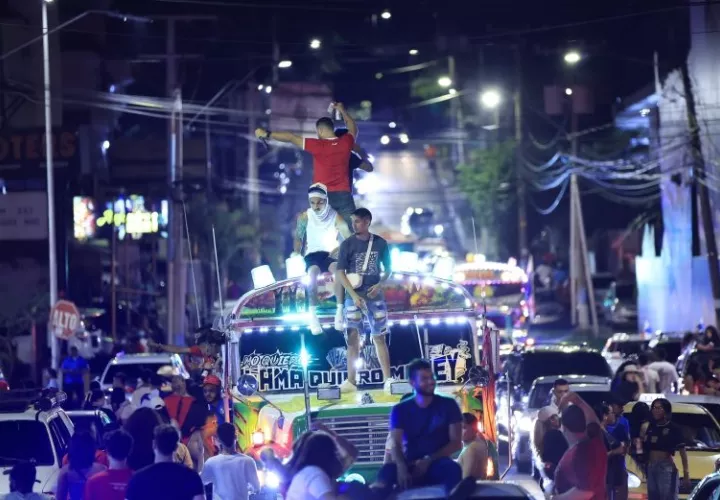 Fanáticos panameños celebran la clasificación al mundial. Foto: EFE