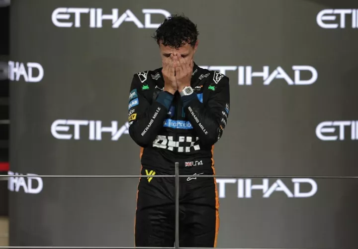 Lando Norris no pudo contener las lágrimas. Foto: EFE