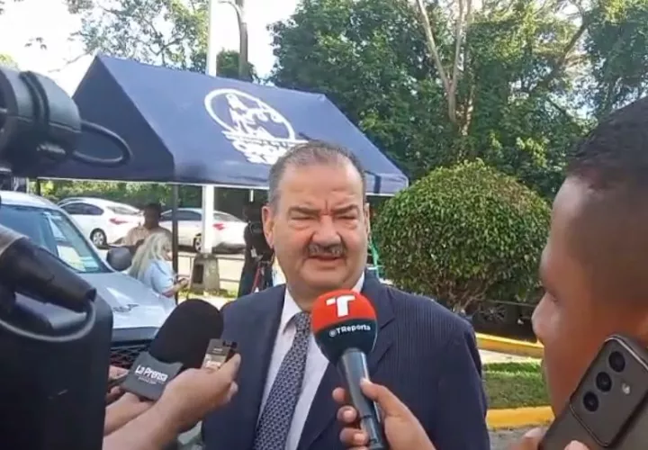 Carlos Carrillo, defensa de Ricardo Martinelli. 