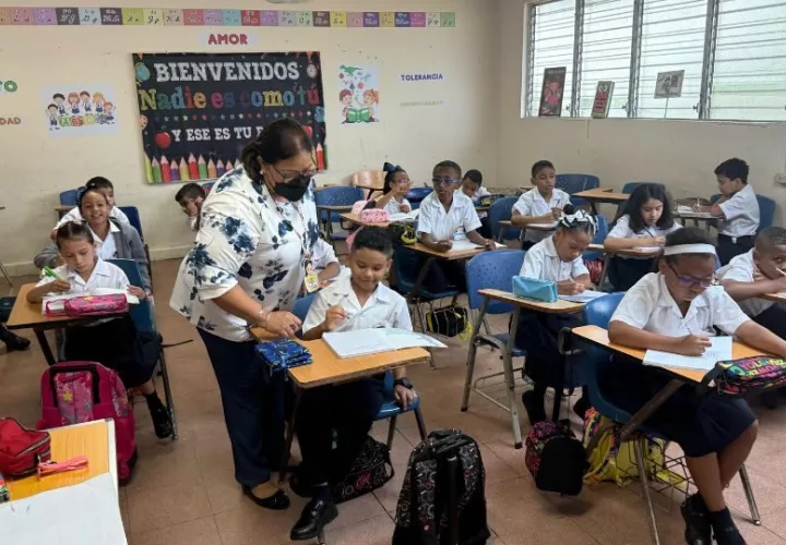 El Ejecutivo también impulsa una nueva ley de educación. Foto: Archivo