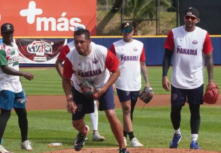 Jugadores de Federales de Chiriquí, se preparan para representar a Panamá en la Serie del Caribe 2026. Foto: Probeis