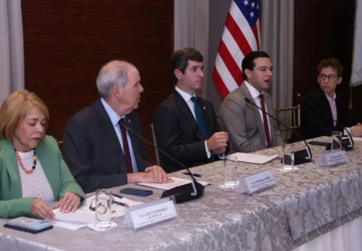 Primer encuentro binacional para la conformación del Grupo de Trabajo Interinstitucional para la Exención de Visas. Foto: Cortesía