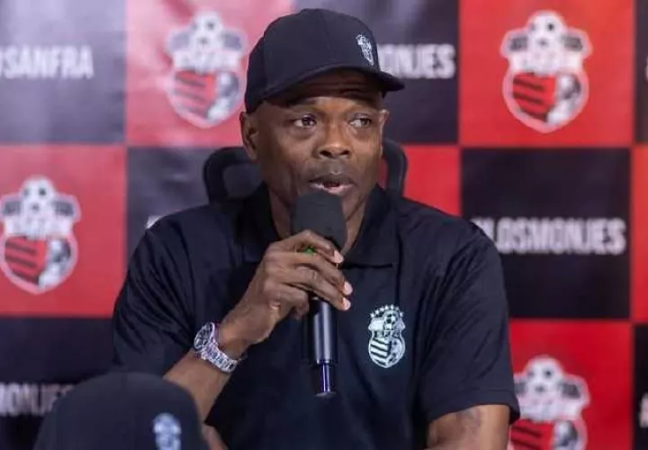 Jorge Dely Valdés, técnico del Sanfra. Foto: LPF