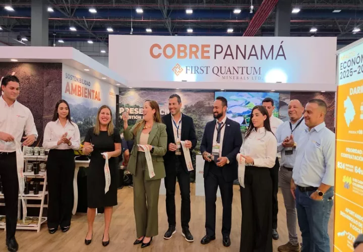 Inauguración del stand de Cobre Panamá en Expocomer 2026.  Vivian Jiménez